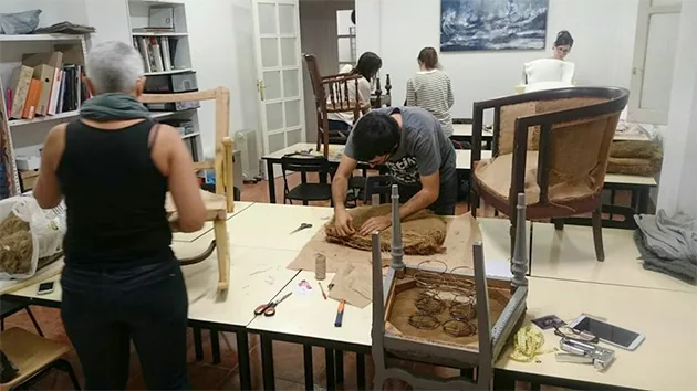 CURSOS DE VERANO DE RESTAURACIÓN DE MUEBLE