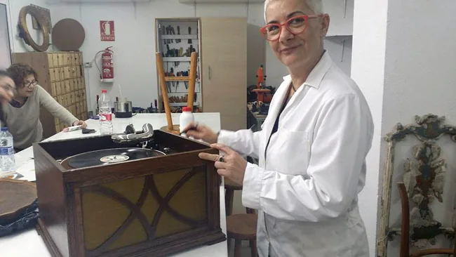 MAESTRÍA EN EL MUEBLE Y LA MADERA