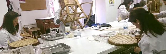 CURSOS DE VERANO DE RESTAURACIÓN DE MUEBLE